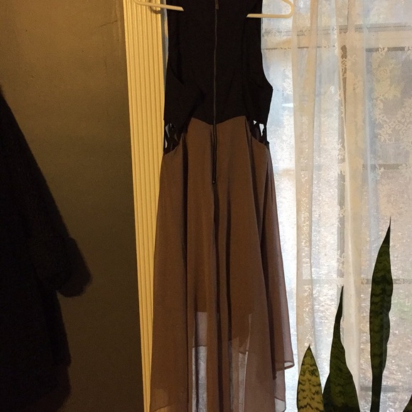 High Low dress - Picture 3 of 5